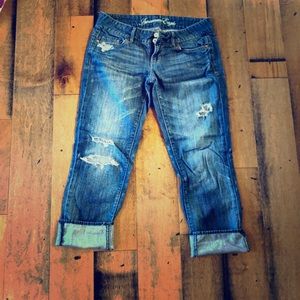 American Eagle distressed capris